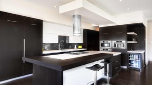 Custom-home-builder-in-Edmonton-modern-kitchen-design-by-Kanvi